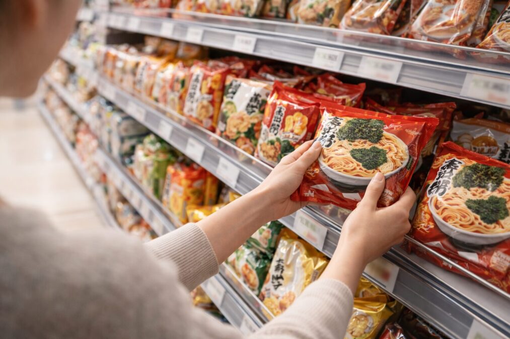 スーパーやコンビニなどの実店舗を確認